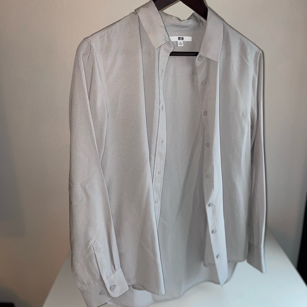 Gray Uniqlo Button Up